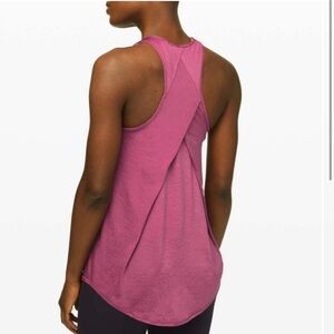 Lululemon Essential Tank *Pleated
Moss Rose